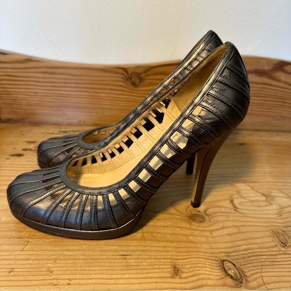 Talbots pewter bronze  pewter leather heels in like new condition. - Picture 16 of 16